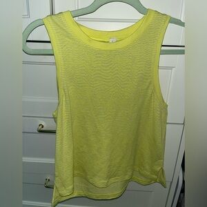lululemon tank size 4 highly lighter yellow color